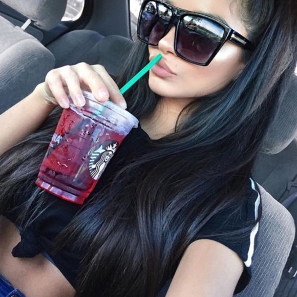 RESTOCK!! 🌟”Chic and Polished" Sunglasses - Picture 2 of 6